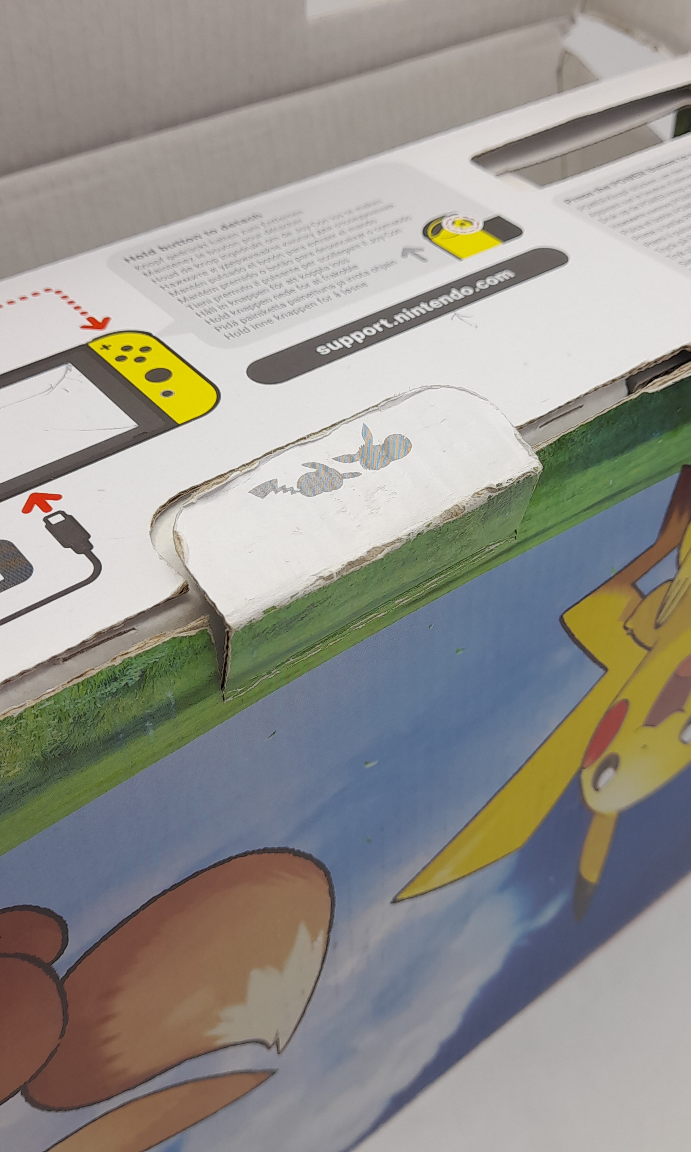 Foto van Nintendo Switch Pikachu & Eevee Edition Zeer Mooi & in Doos