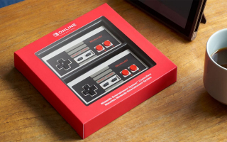 You can also play the classic games from the Nintendo Switch Online service with the original controllers, designed to be compatible with the Switch.